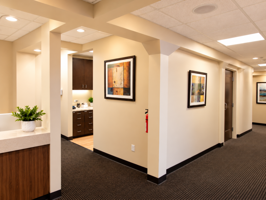 TCD-SLA-12-CORNER-HALLWAY